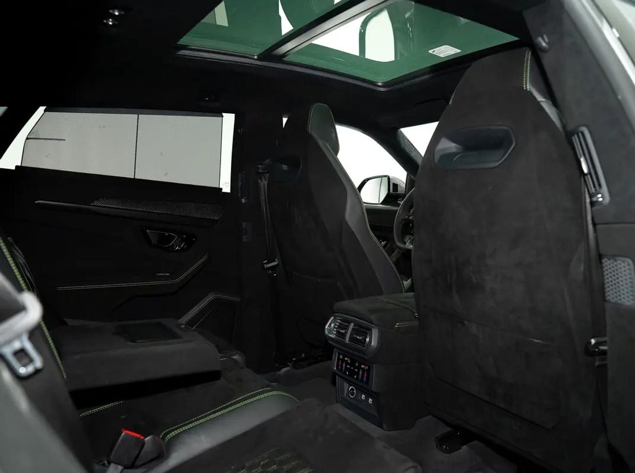Lamborghini Urus 4.0T V8 Performante PERFORMANTE | ADVANCE 3D BANG OLUFSEN | TWO TONE INT | ALCANTARA SEATS | CARBON
