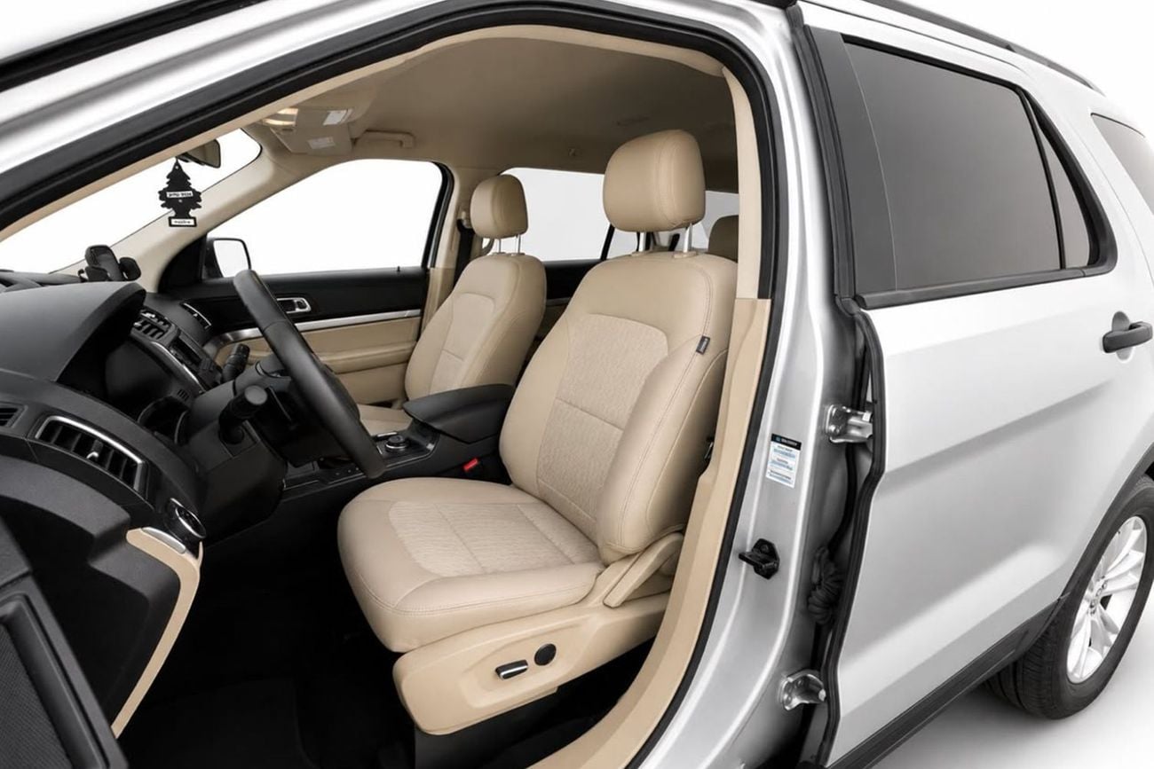 Ford Explorer Ford Explorer Base AWD 2017 l 7 Seater l AED 1,074 l 0% Downpayment