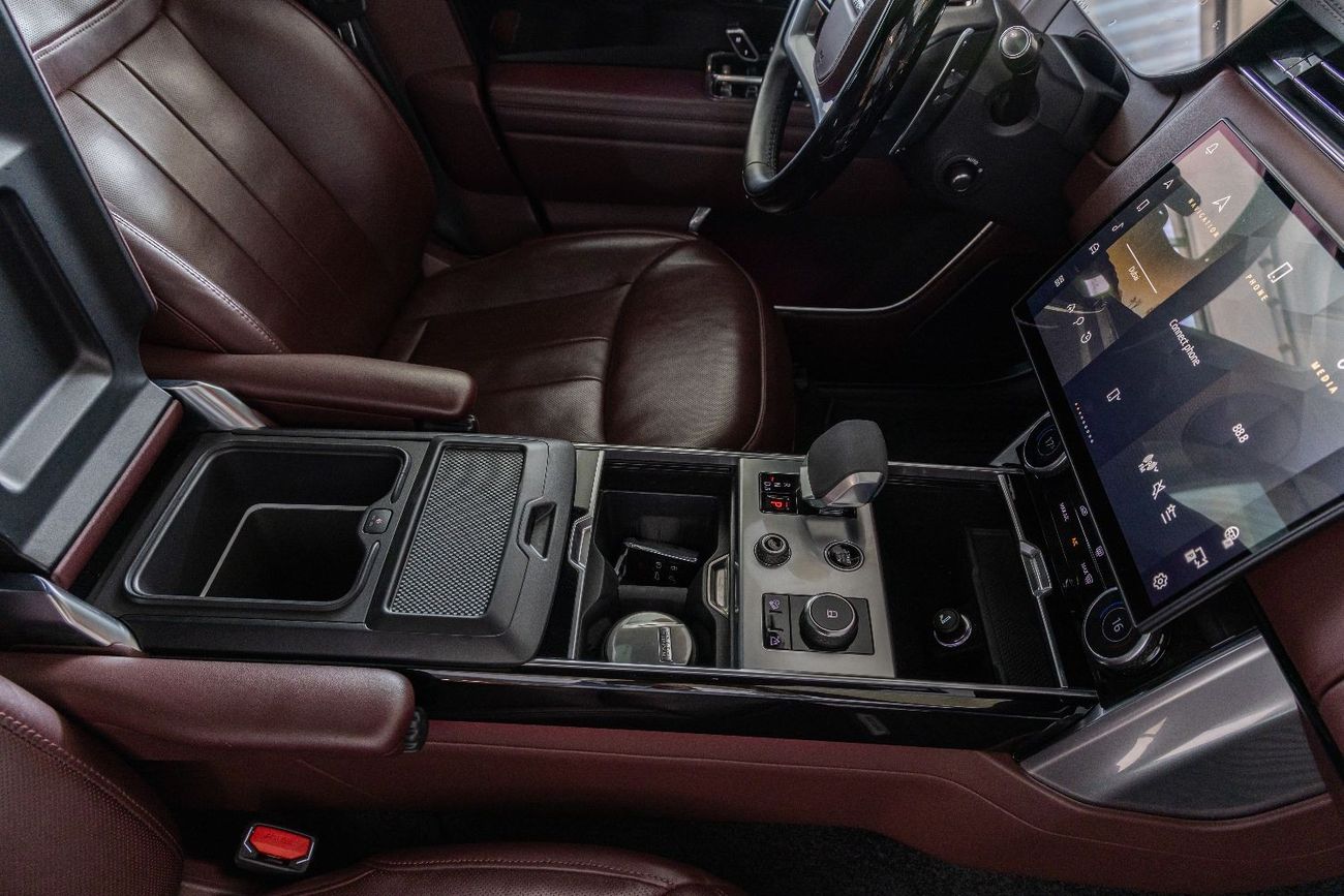 Land Rover Range Rover HSE P530 Range Rover VOGUE / HSE / P530 V8 / UNDER 5 YEARS WARRANTY AND SERVIC HISTORY FROM ALTAYER