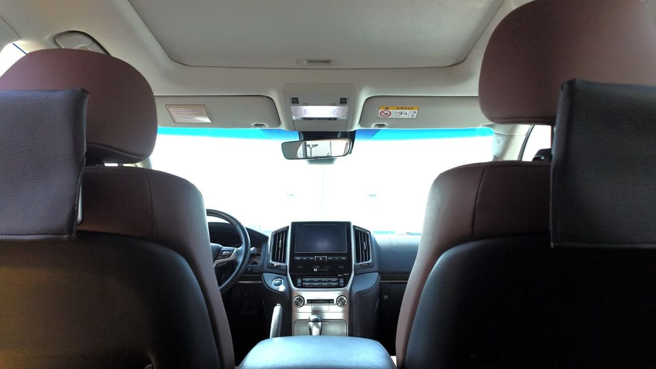 Toyota Land Cruiser VXR 5.7L 4WD TOYOTA LAND CRUISER VXR GRAND TOURING S 5.7L 4WD