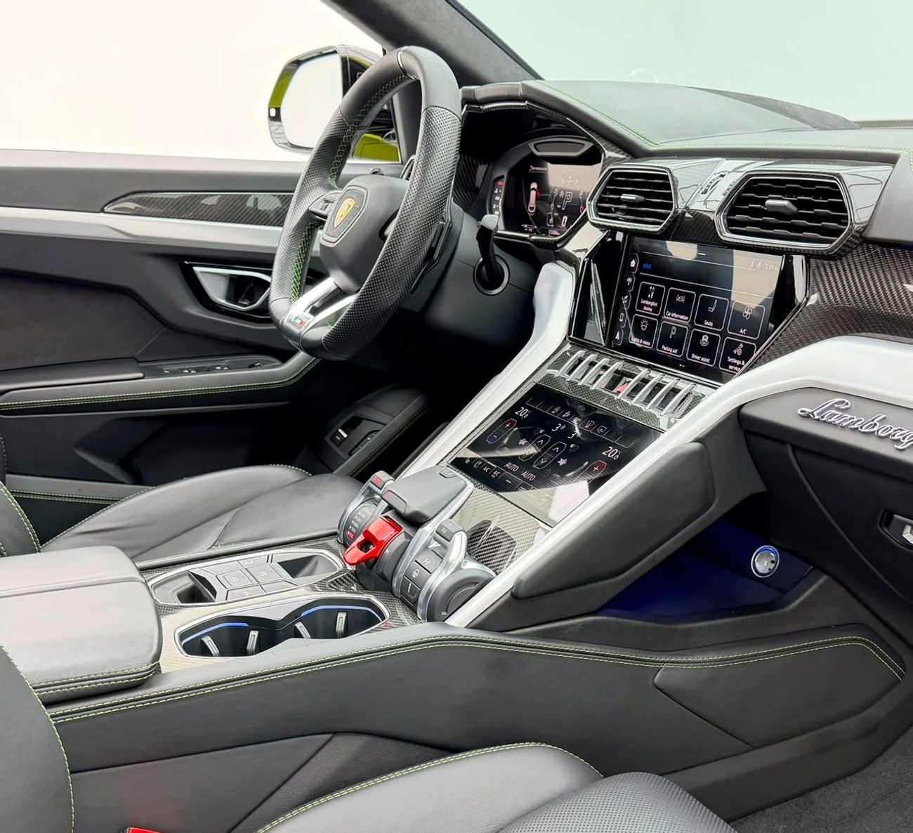 Lamborghini Urus STD 2022 Lamborghini Urus, Oct/2026 Lamborghini Warranty, Full Lamborghini Service History, GCC