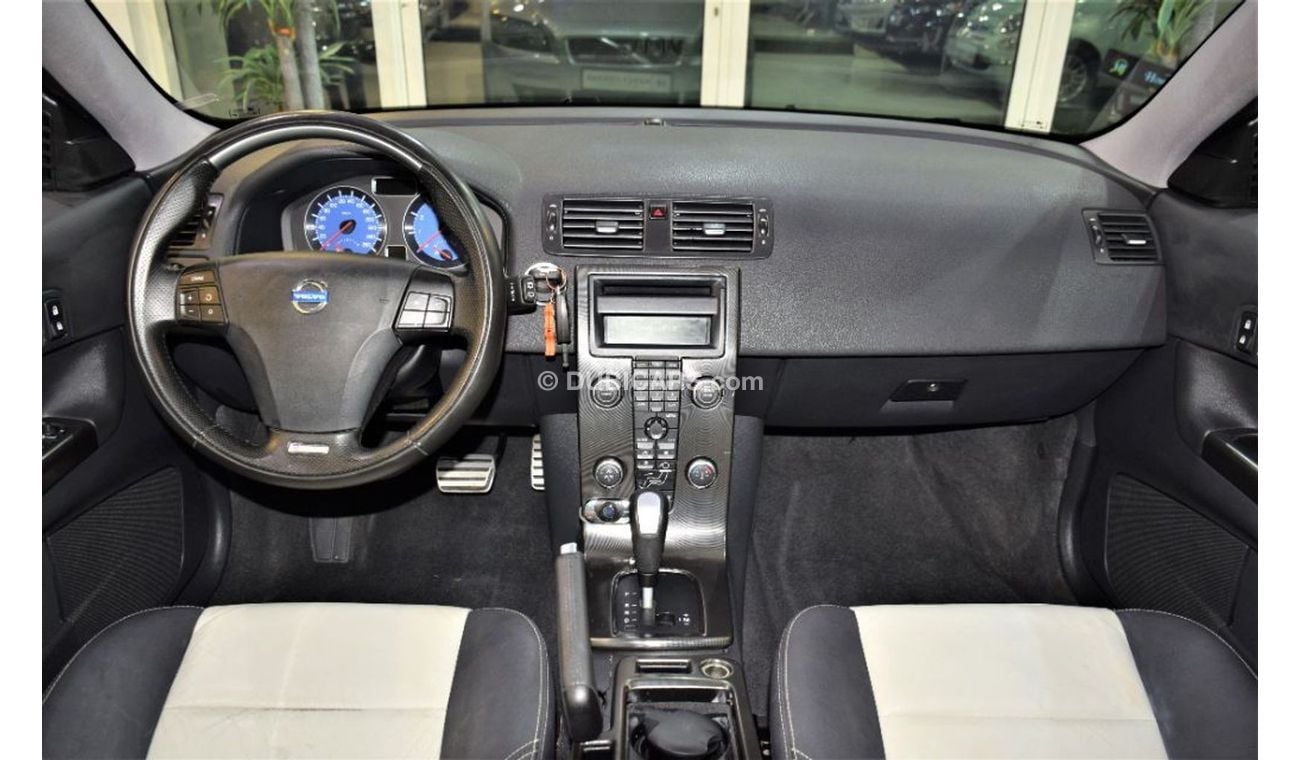 Volvo C30 VERY LOW MILEAGE ONLY 78,000 KM! ( FULL SERVICE HISTORY ) Volvo C30 R-Design 2009 Model!! in Silver 