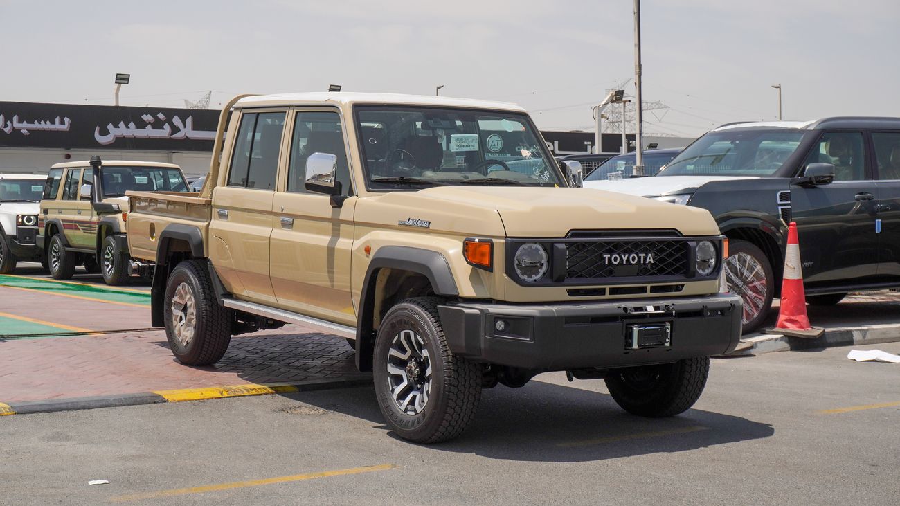 Toyota Land Cruiser Pick Up LX 2.8L Diesel Double Cabin A/T
