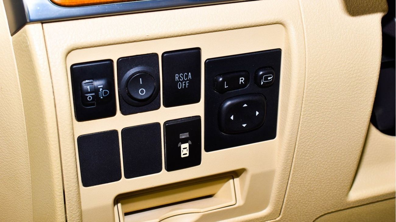 Toyota Land Cruiser EXR 5.7 V8