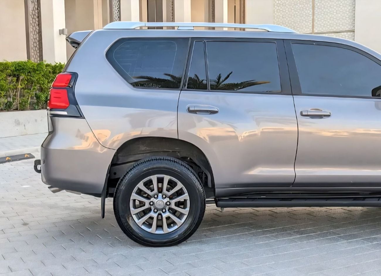 تويوتا برادو TXL LHD 4.0L V6 1GR petrol engine Automatic Gear 4WD 7 Seats 5 Doors