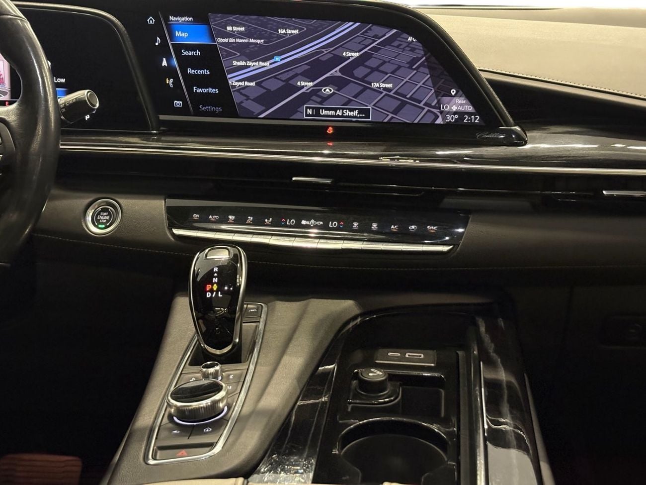 Cadillac Escalade AED 3,520 P.M | 0% DOWN PAYMENT | CADILLAC ESCALADE SPORT LUXURY | 6.2L V8 4WD | FULL SERVICE HISTOR