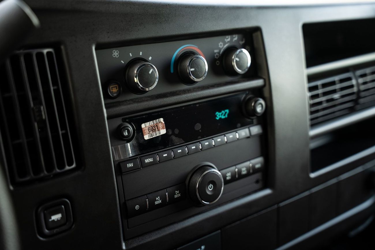 جي أم سي سافانا 3500 Cargo Extended Wheelbase 2023 GCC 6.6L V8 0Kms