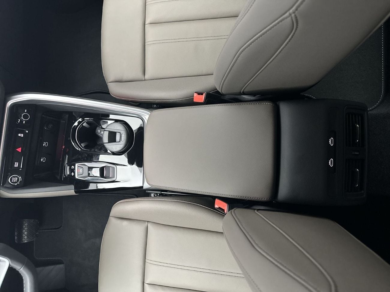 أودي Q5 Q5 Sportback TFSI quattro 204hp (Ref# 58552)