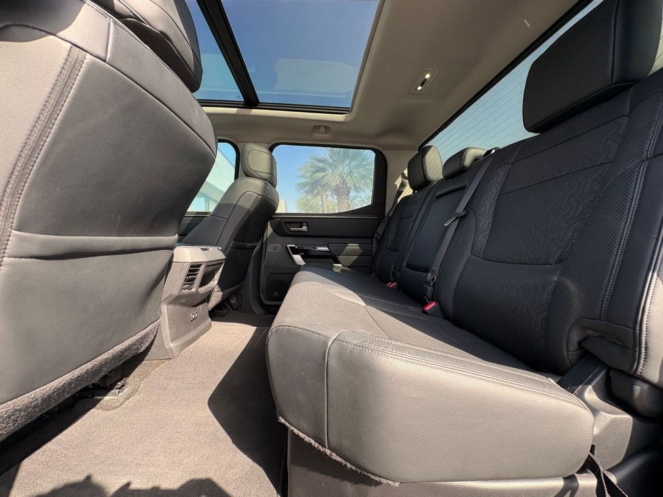 Toyota Tundra AED 2,560 P.M | 0% DOWN PAYMENT | TOYOTA TUNDRA LIMITED CREWMAX | 2022