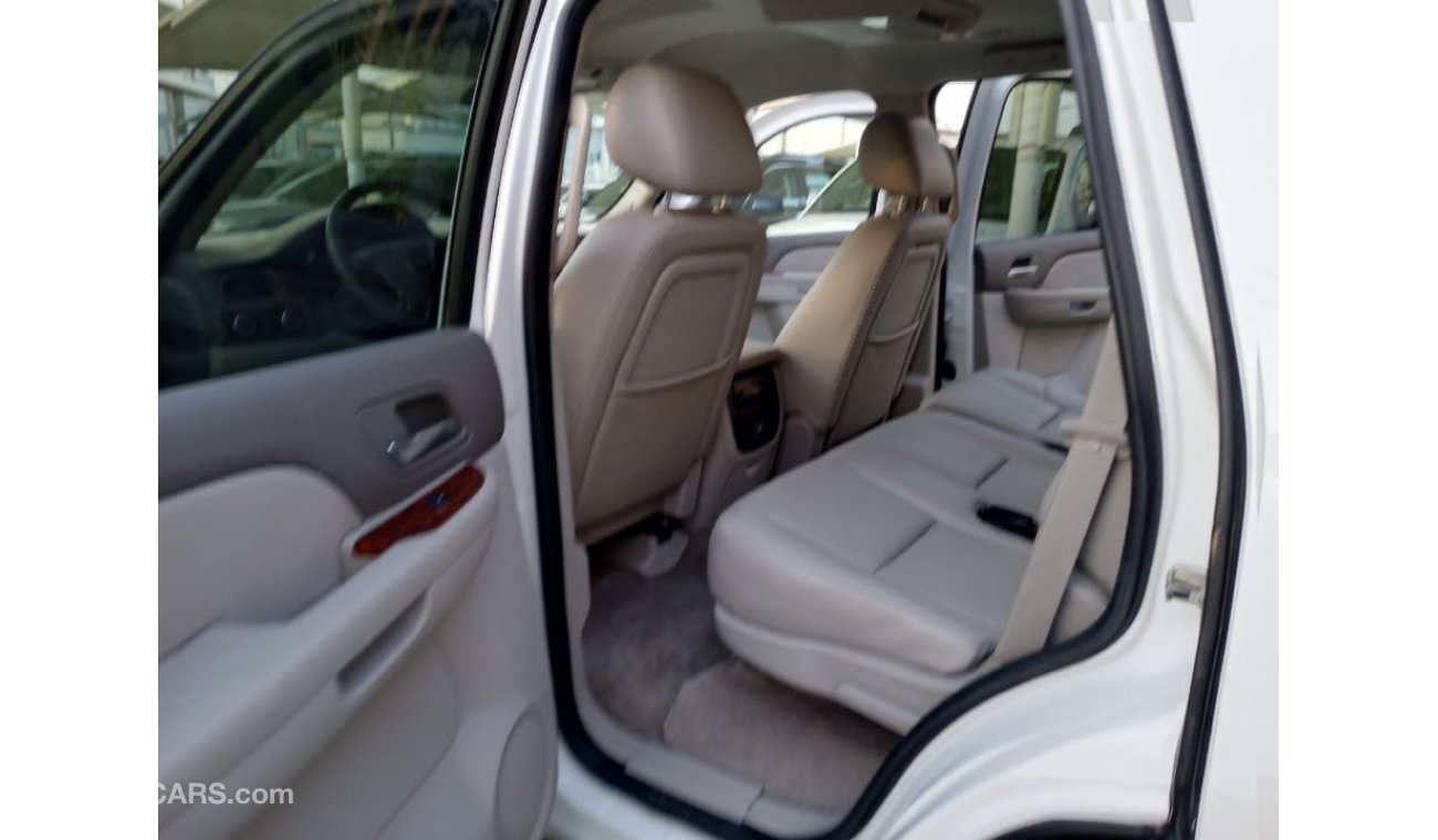 Chevrolet Tahoe Imported model 2011, white color, cruise control, alloy wheels, sensors, in excellent condition, you