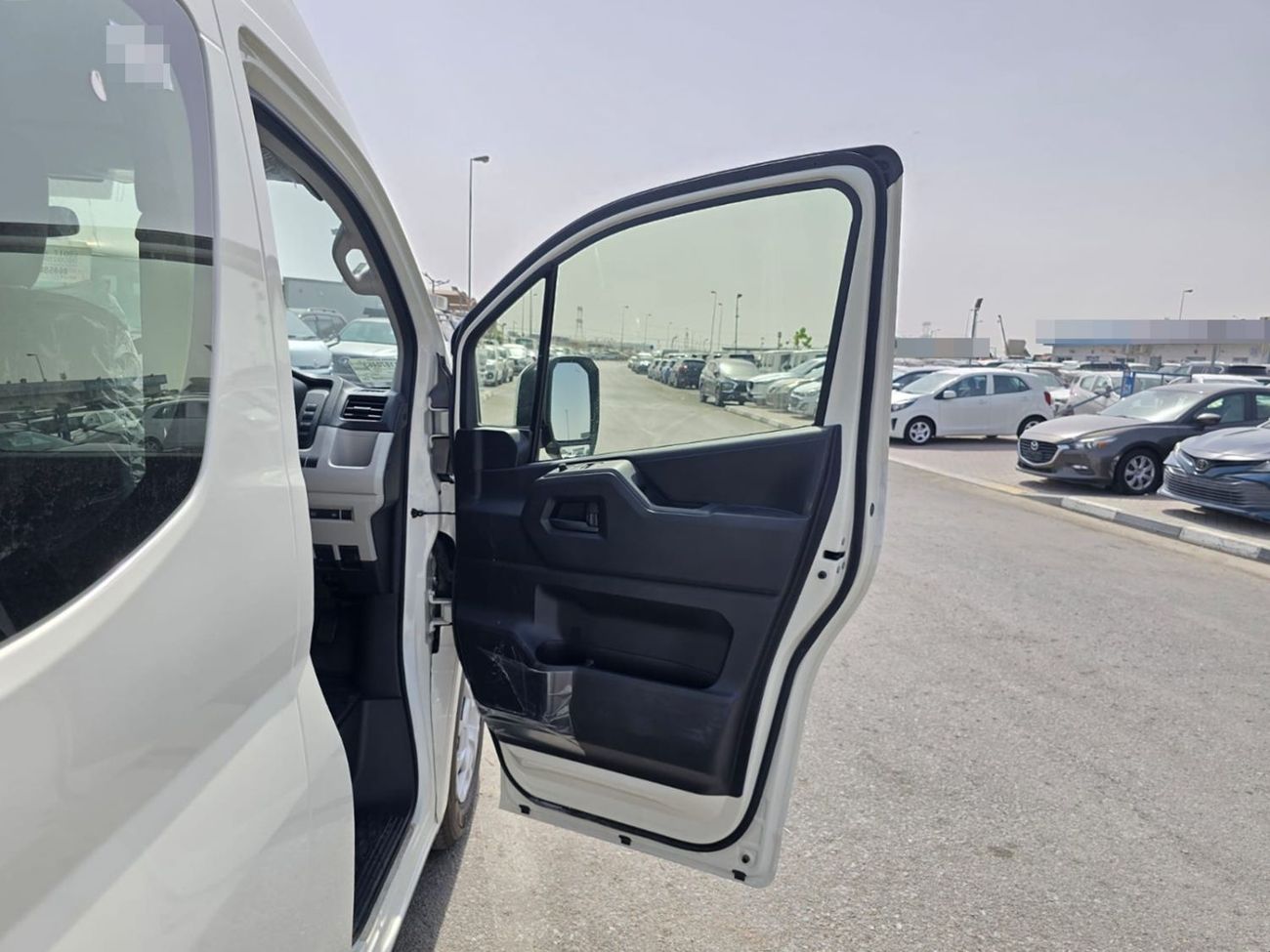 Toyota Hiace TOYOTA HIACE COMMUTER VAN RHD 2024 MODEL 2.8 L DIESEL AUTOMATIC(PM58033)