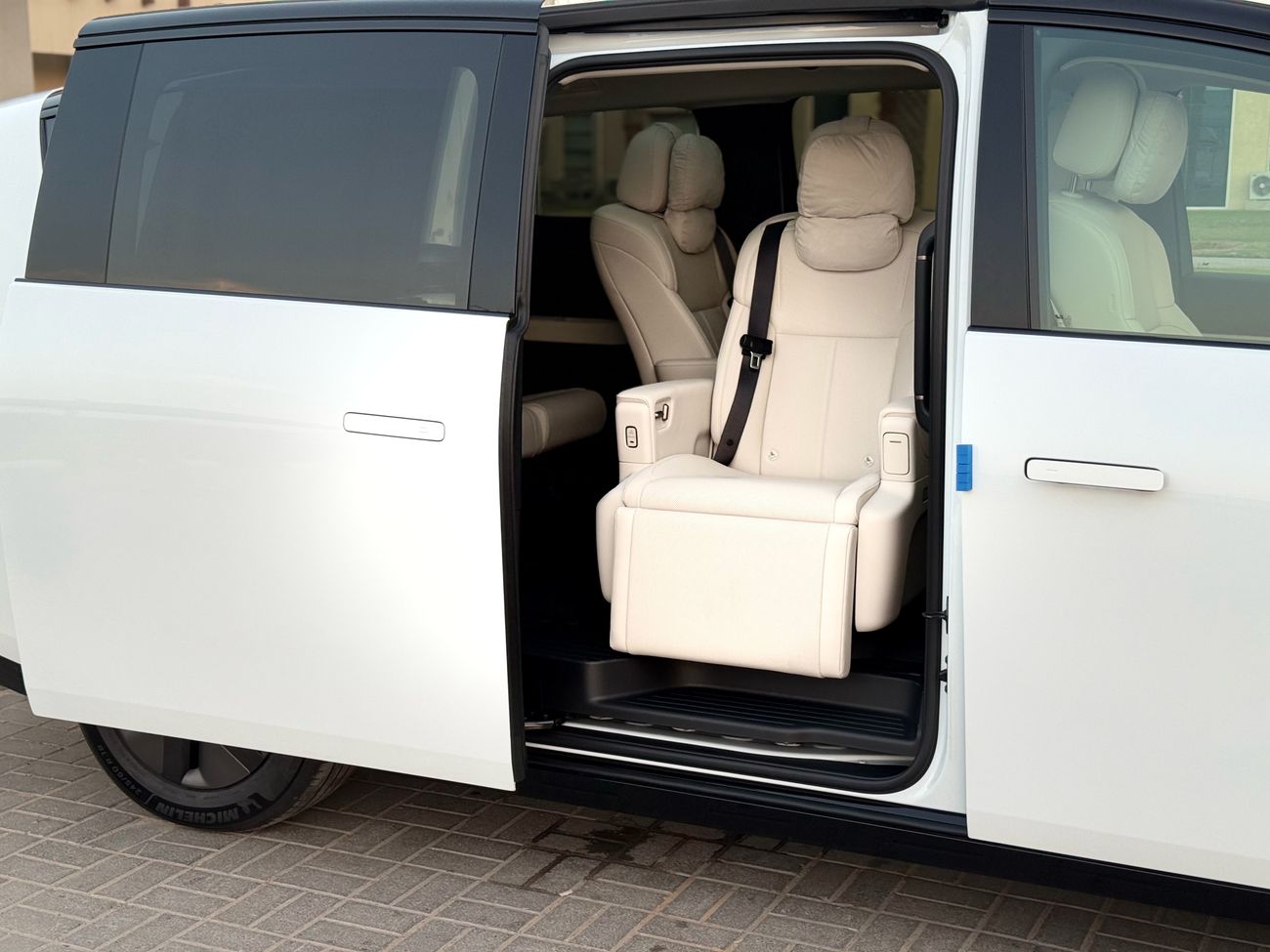 Li Auto Mega Li Auto Mega Home | Available for the personal order