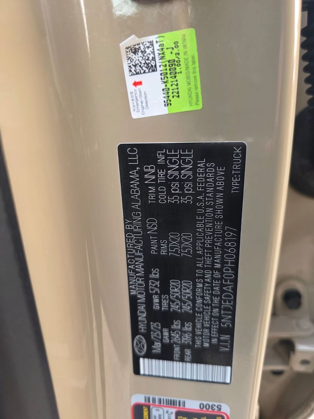 Hyundai Santa Cruz 2.5 Turbo engine 4x4 , sunroof , 360 cameraa and original leather seats