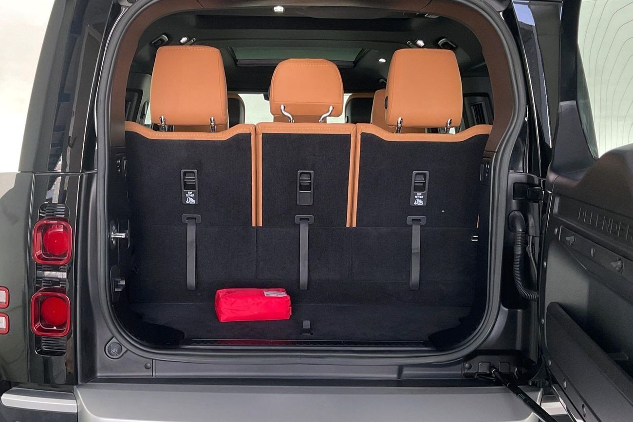 لاند روفر ديفندر P400 130 HSE | National Day Celebration | شامل الضمان | 0 ﺪﻔﻋﺓ ﺃﻮﻟﻯ