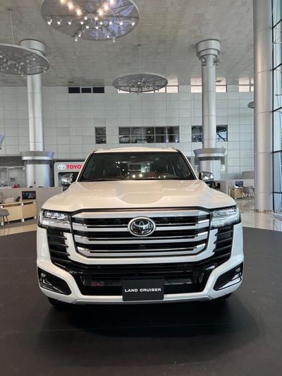 تويوتا لاند كروزر VXR