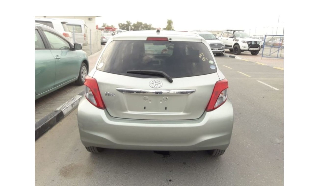 تويوتا فيتز Toyota Vitz RIGHT HAND DRIVE (Stock no PM48)