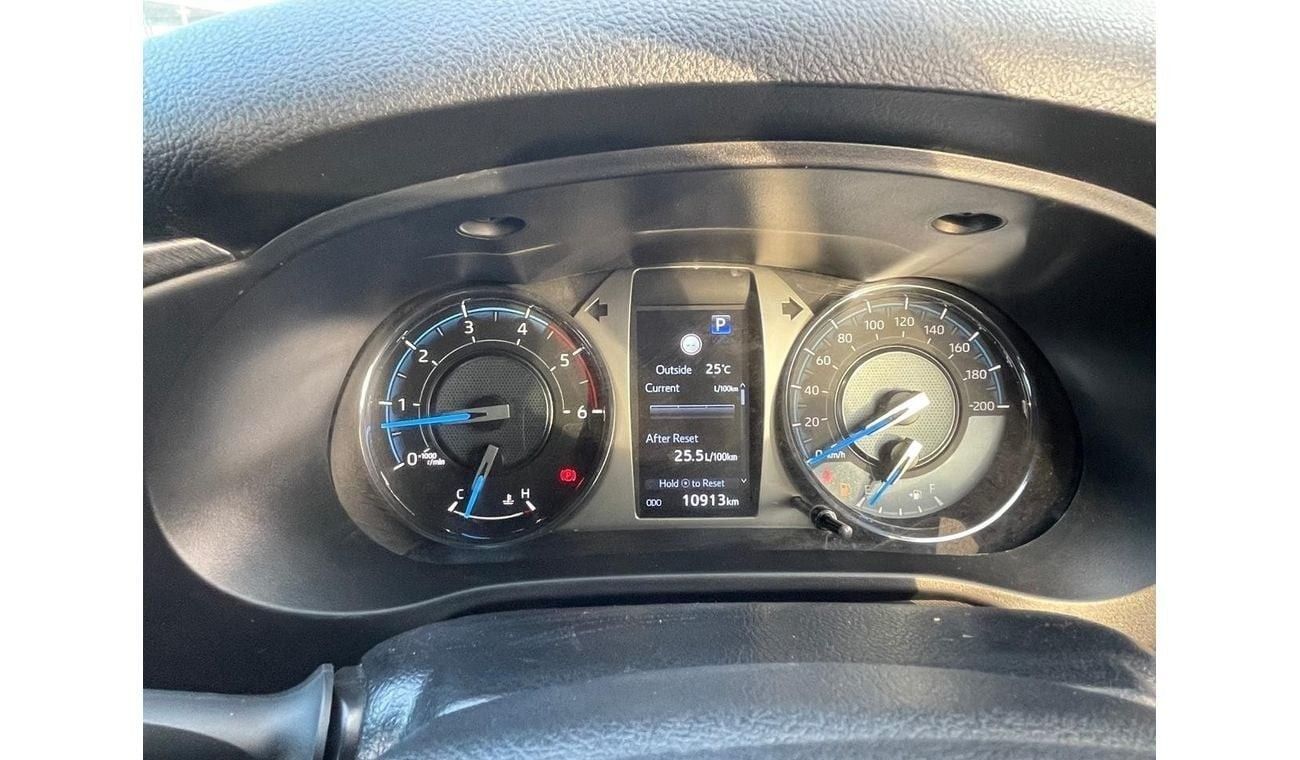 تويوتا هيلوكس diesel 2.8 liter automatic right hand drive with 4 side cameras leather power seats push button star