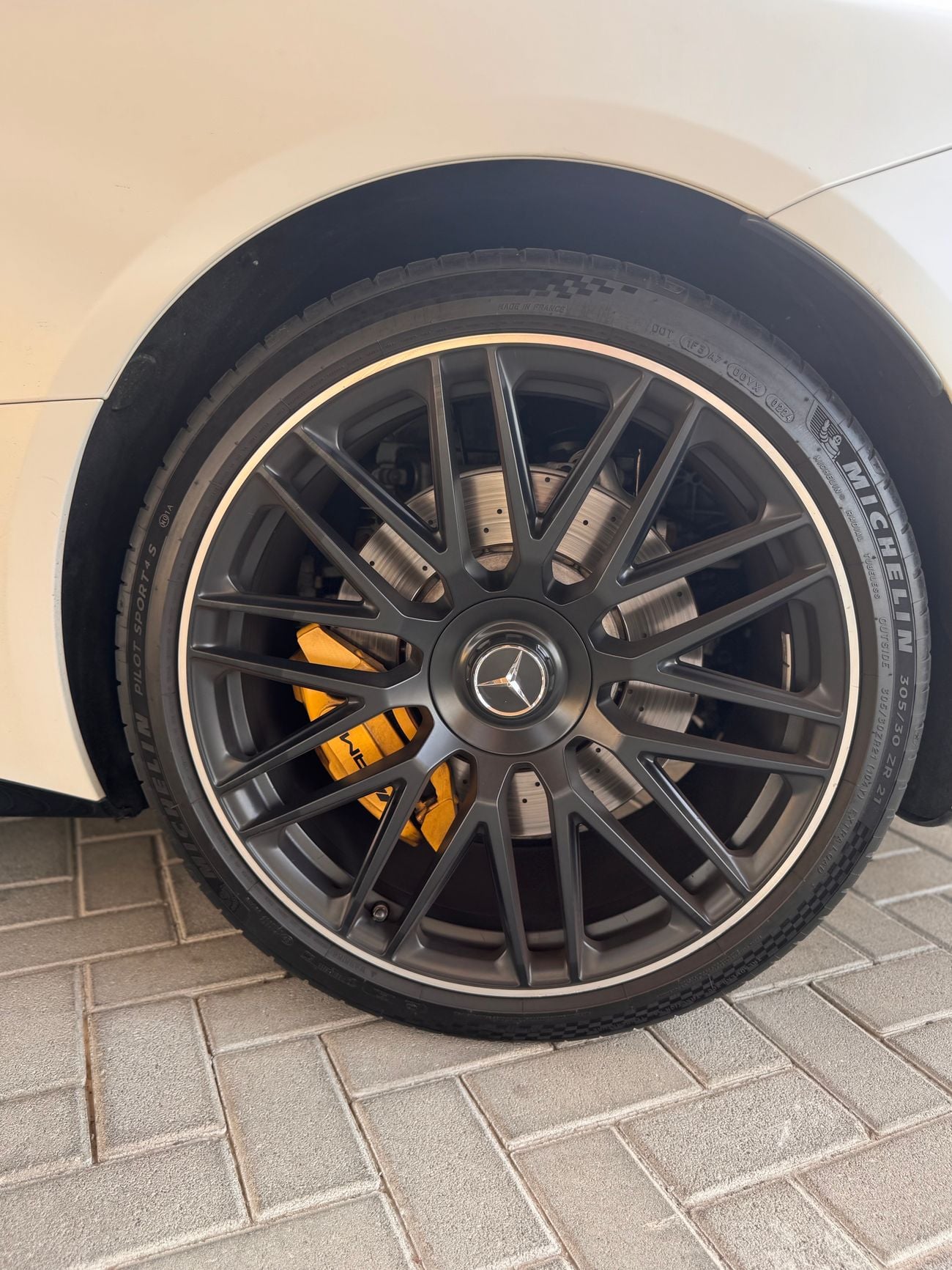 مرسيدس بنز SL 63 AMG