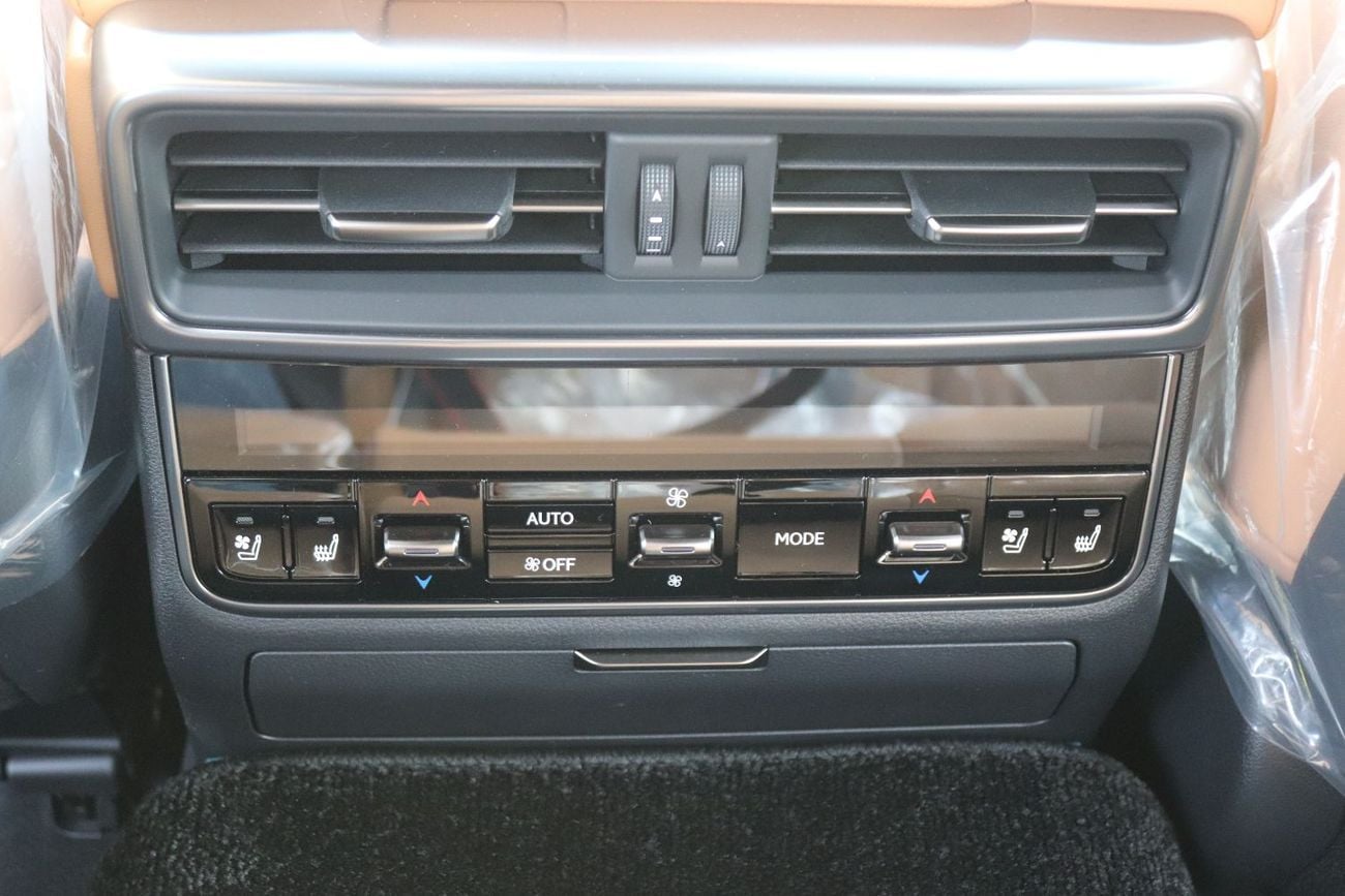 Lexus LX700h SIGNATURE WITH AUTO PARK, 22 WHEELS, SOFT CLOSE, HEADUP DISPLAY, MODEL 2026