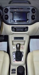 فولكس واجن تيجوان EXCELLENT DEAL for our Volkswagen Tiguan 2.0 TSi 4Motion ( 2014 Model ) in Brown Color GCC Specs