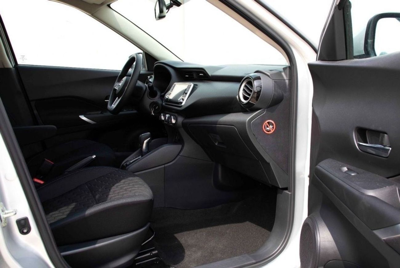 Nissan Kicks 2024 Nissan Kicks 1.6 SV - Silver inside Black | Export Only