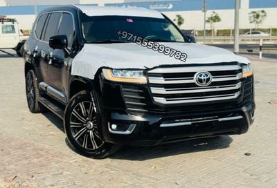 تويوتا لاند كروزر GXR Toyota Land Cruiser 2016 upgraded to 2025 complete with dashboard