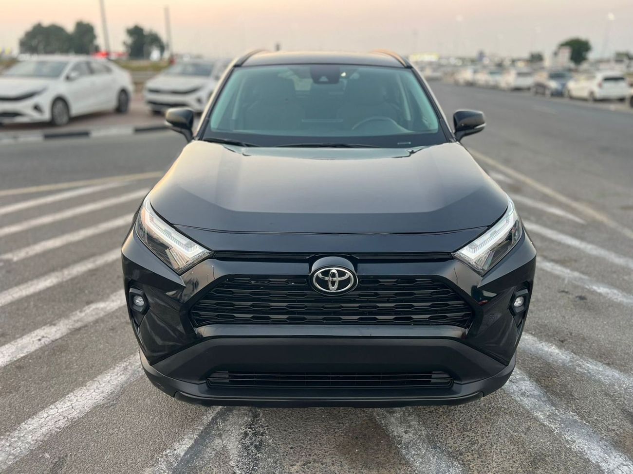 تويوتا راف ٤ 2022 TOYOTA RAV4 XLE - 4Wheel Drive 4X4 - PUSH START - ELECTRIC SEATS - VERY GOOD CONDITION