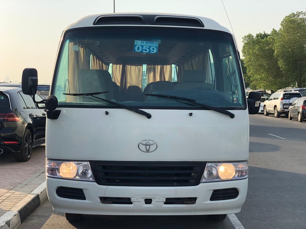 Toyota Coaster 4.2L Diesel, Automatic Door, Clean Interior and Exterior, SPÉCIALEMENT POUR LE CONGO, LOT-TCW05