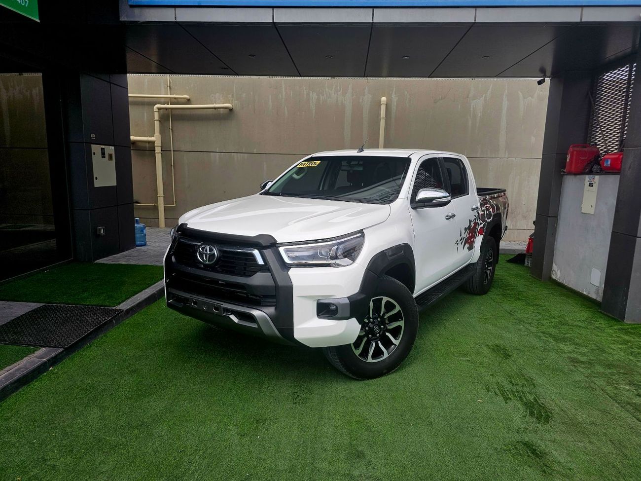 تويوتا هيلوكس SR5 PATROL/ AUTOMATIC/ AUTO WINDOWS/ WIDE BODY/ LOW MILEAGE