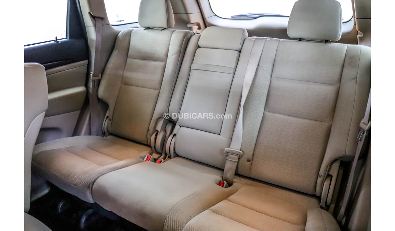 جيب جراند شيروكي Jeep Grand Cherokee Laredo 2014 GCC under Warranty with Zero Down-Payment.