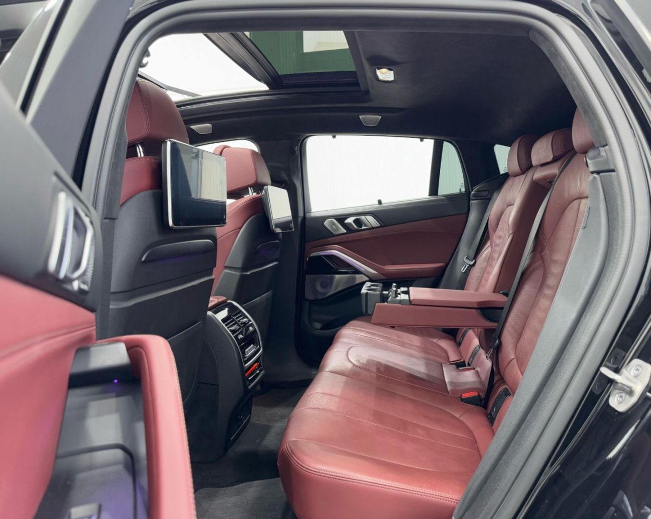 BMW X6 M50i 4.4L 2022 BMW X6 M50i, Oct 2026 AGMC Warranty + Service Package, Full Service History, GCC