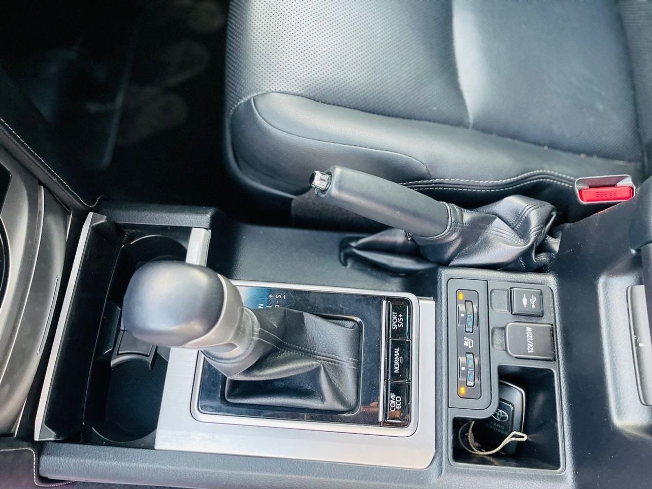 Toyota Prado Toyota KAKADU Prado 2021 Years 2.8 L Diesel full option Top the Range