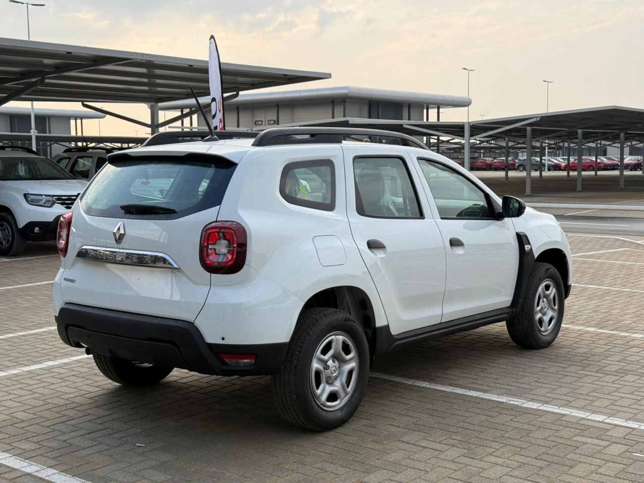 رينو داستر 1.5L Basic Option Petrol A/T