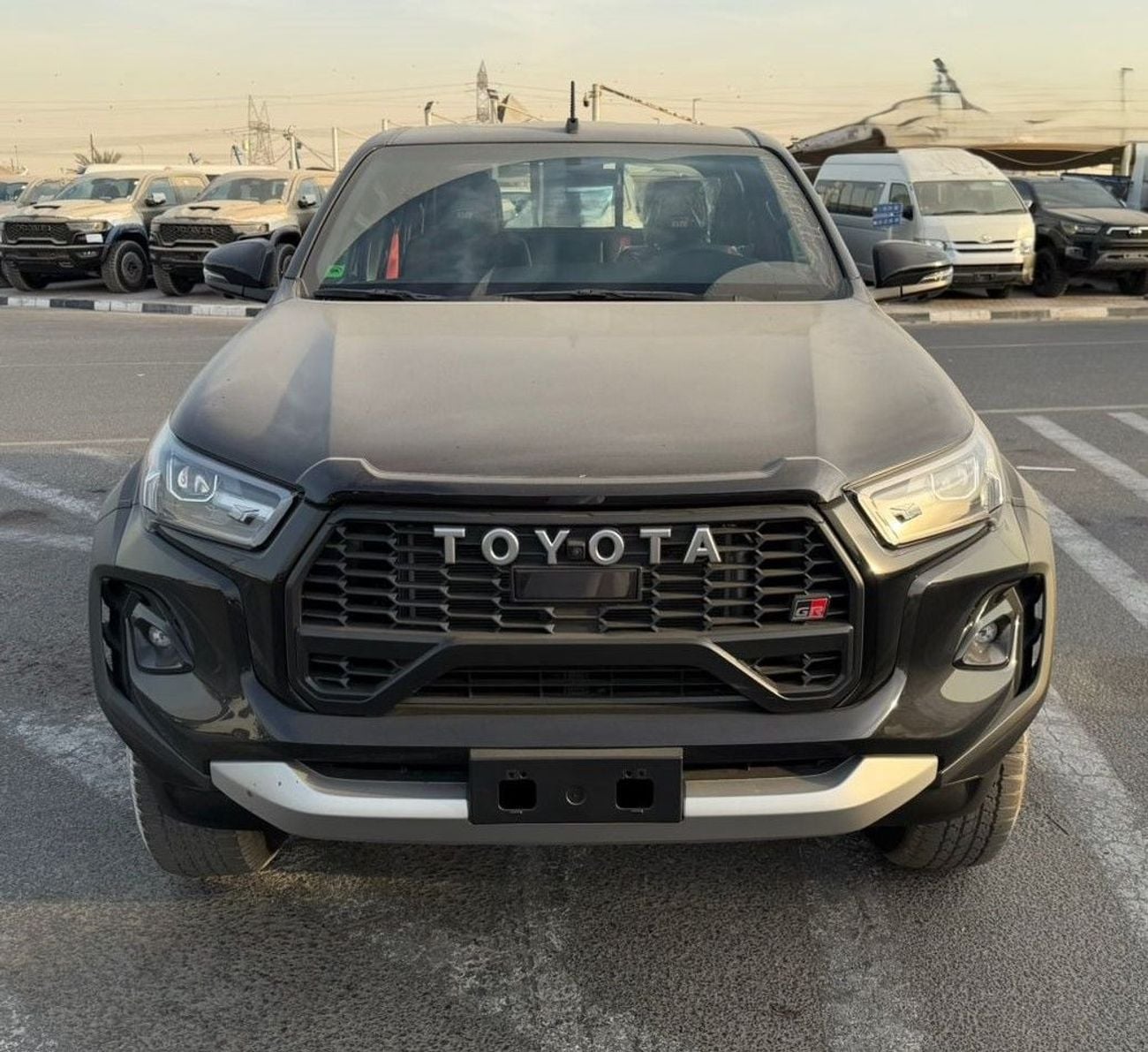 تويوتا هيلوكس Toyota Hilux GR 4.0 2026 Full option