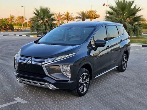 ميتسوبيشي إكسباندر GLX GCC Specs Premium Condition 7 Seater Perfect Inside Out