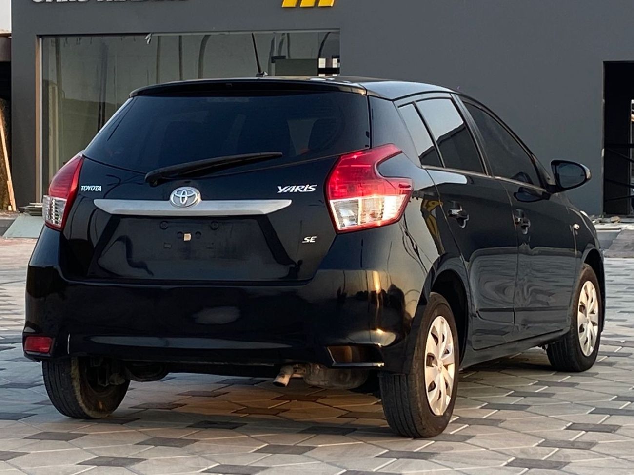 Toyota Yaris TOYOTA YARIS SE MODEL : 2016 MILEAGE : 129,000 K/M PRICE : 27,000 DIRHAMS GULF SPECIFICATIONS Withou