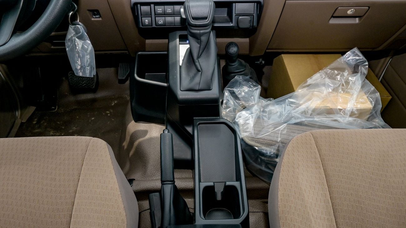 Toyota Land Cruiser Pick Up LC 79 DC 2.8L YM 2024