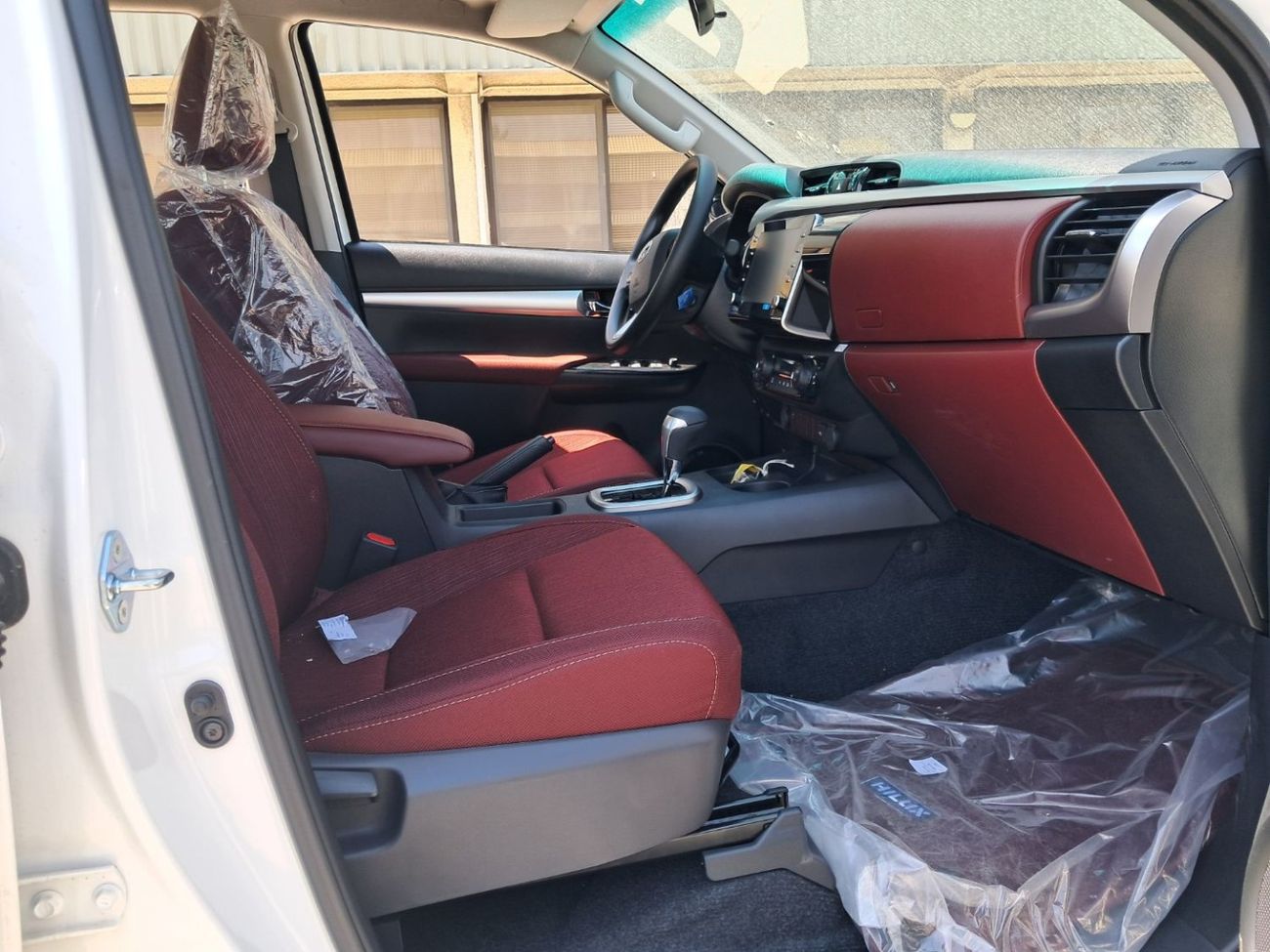 Toyota Hilux 2.7L petrol DC 4X4 GLXS-V1 AT