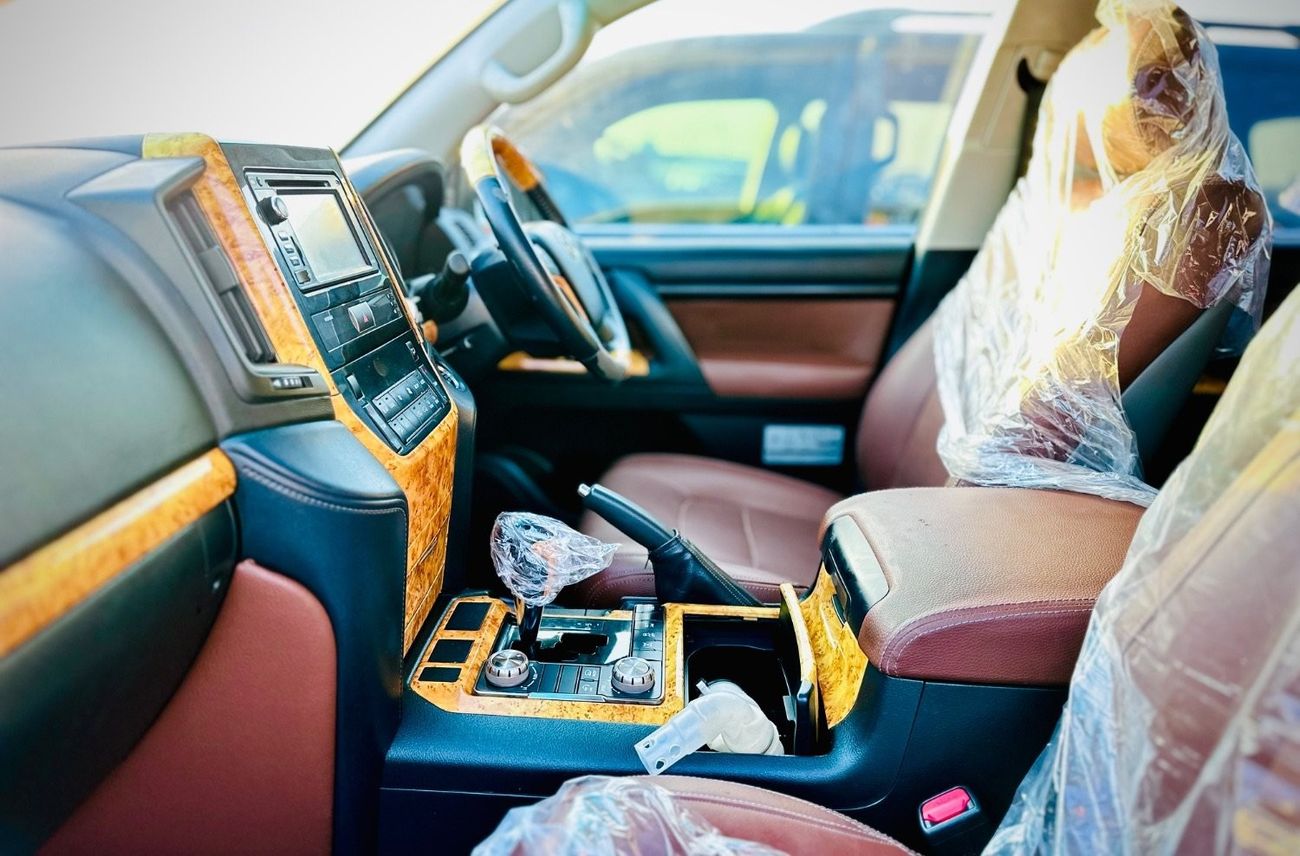 Toyota Land Cruiser 2016 Modified to 2024 Exterior V8 RHD Diesel Full Option Very clean and perfect condition