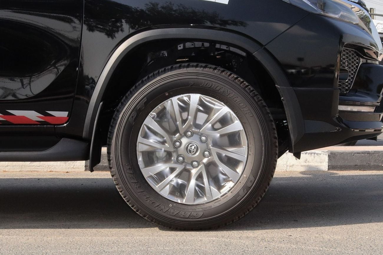 Toyota Fortuner SR5 V6 . 4.0L . Petrol . 4WD . 6-Speed Automatic . 7 Seats . 4 Doors 2026 Model . For Export
