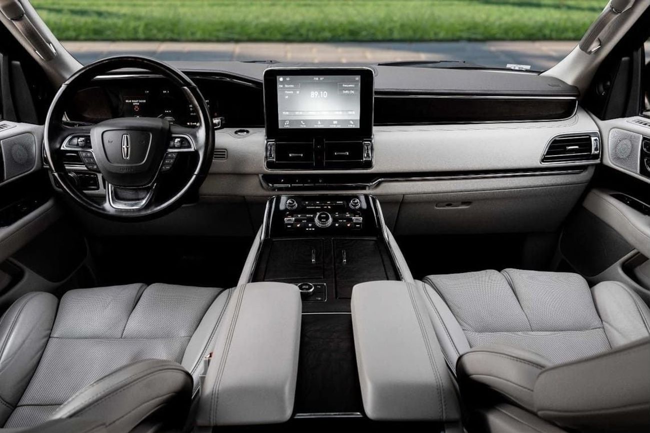 Lincoln Navigator | 3,329 P.M  | 0% Downpayment | Pristine Condition!