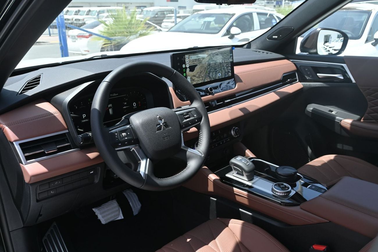 ميتسوبيشي آوتلاندر Mitsubishi Outlander P-Line, 2.5L Petrol 4WD, Model 2026, Color Black