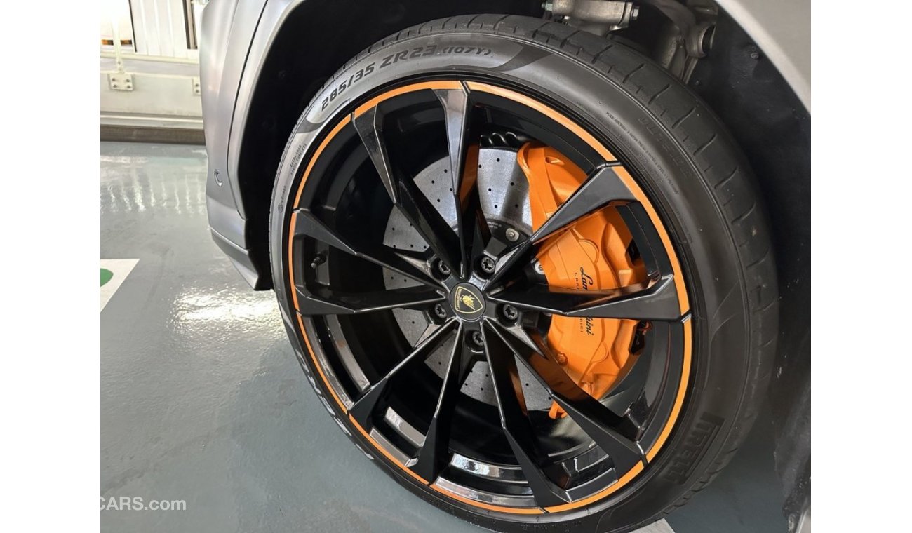 لمبرجيني اوروس Lamborghini Urus Capsule/ GCC/ warranty/ 2022 model/ accident free/ original paint/ low mileage/perf