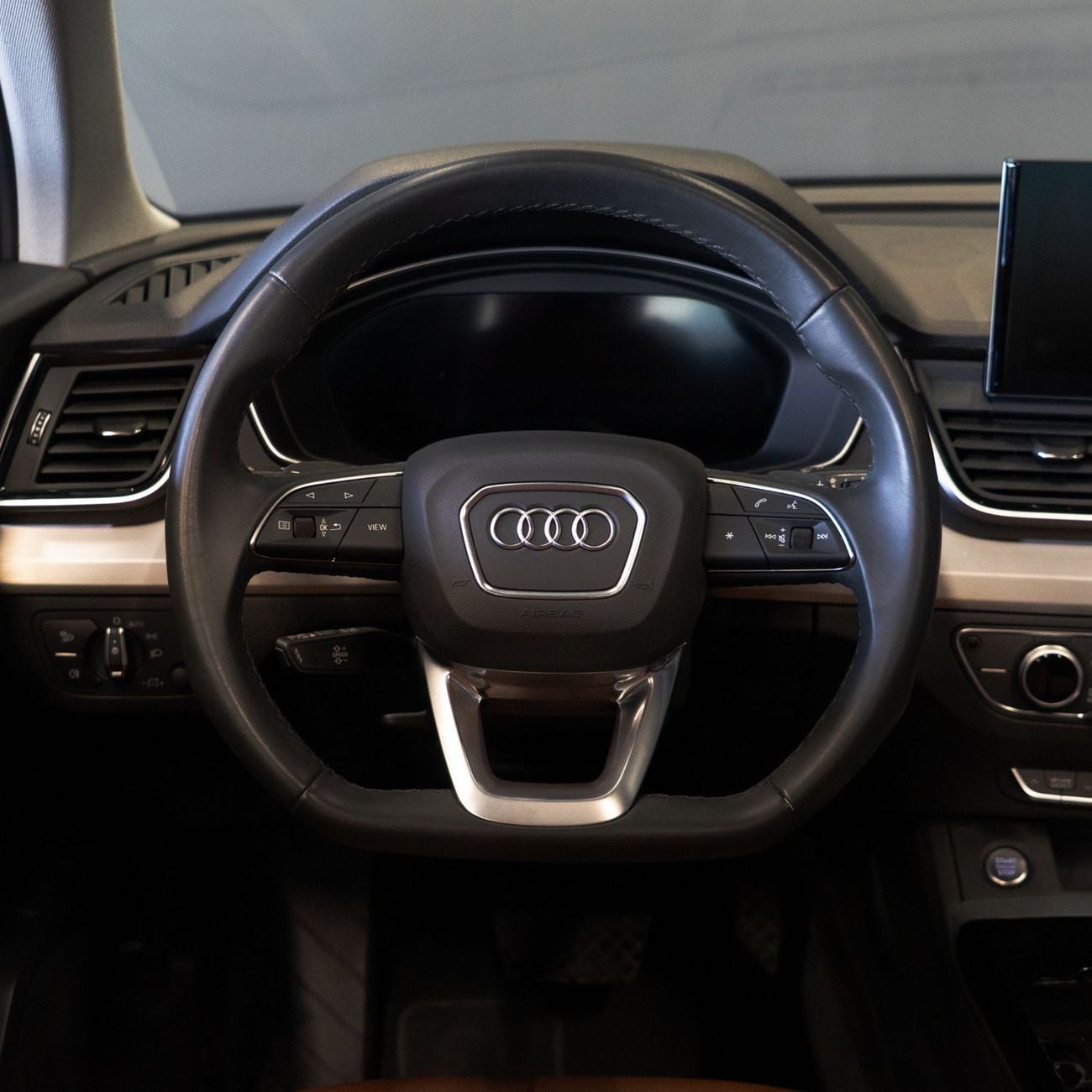 Audi Q5 45 TFSI Quattro 2.0L AED 3,161 pm • 0% Downpayment • Audi Q5 45Tfsi • Agency Warranty And Service Pa