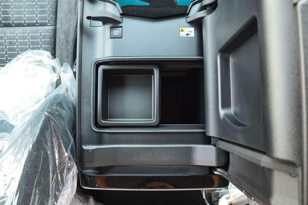 تويوتا لاند كروزر TOYOTA LAND CRUISER GXR 3.5L 4WD PETROL SUV 2026