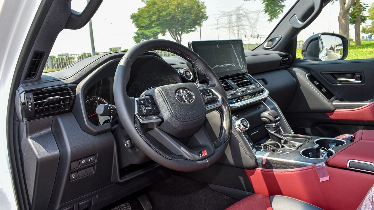 تويوتا لاند كروزر بيك آب ECTAGR012 – 2025 Toyota LC300 GR Sport - 3.3L Diesel Auto - White