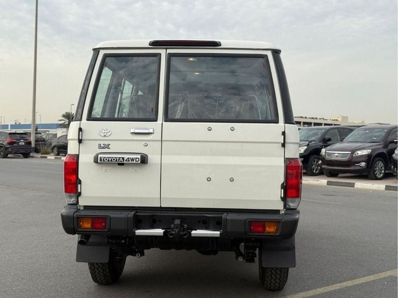Toyota Land Cruiser 70 LX EXPORT ONLY - LC 78- 2.8L - DIESEL - MANUAL