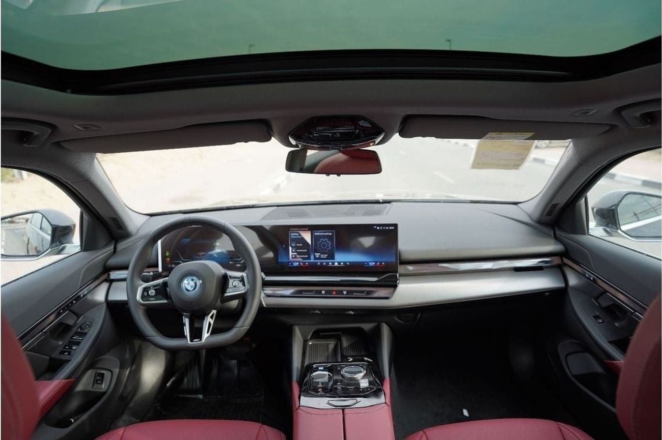 BMW i5 2024 BMW i5 e-Drive 35L M-Sport package RWD 0km