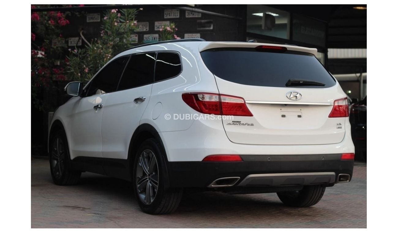 Hyundai Grand Santa Fe GLS هيونداي جراند سنتافي موديل : 2015 مطلوب :42000 درهم الممشى : 187000 كم مواصفات خليجية V6/3.3L 4W