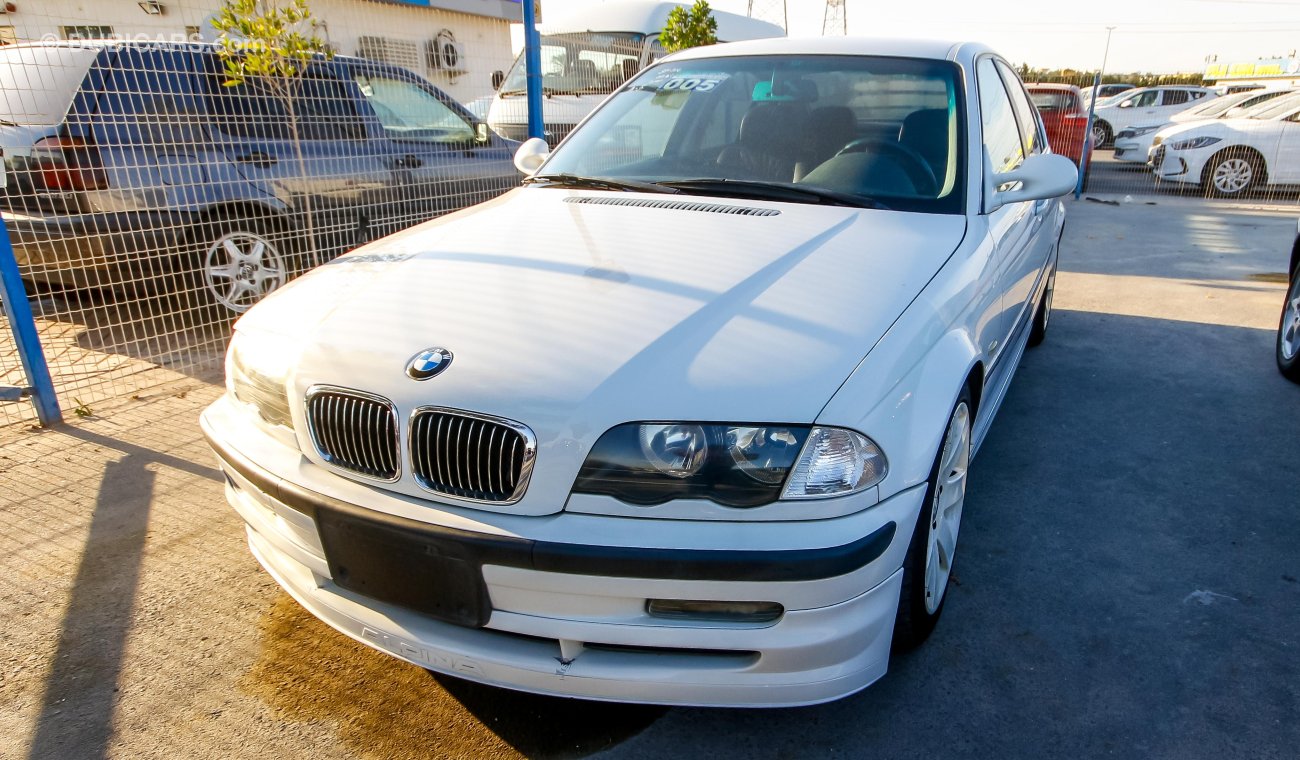 BMW 323 i